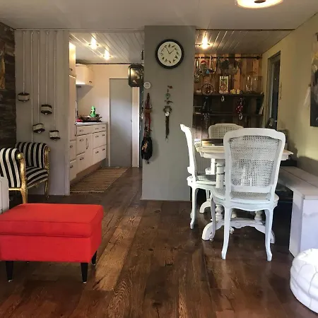 Kunstenaars Boshuisje Veluwe *